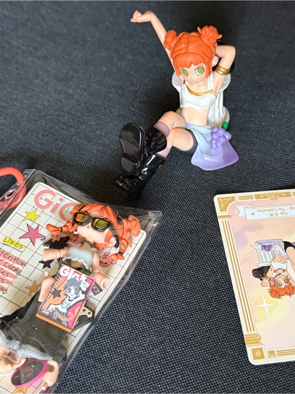 2 Peach Riot figurines Pop Mart- Collectible